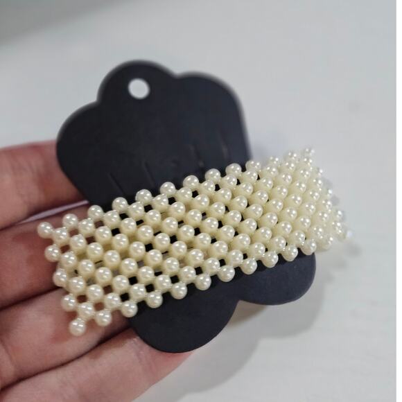 Contemporary Preppy White Faux Pearl Geometric Rectangle Hair Clip Barette - Picture 1 of 7